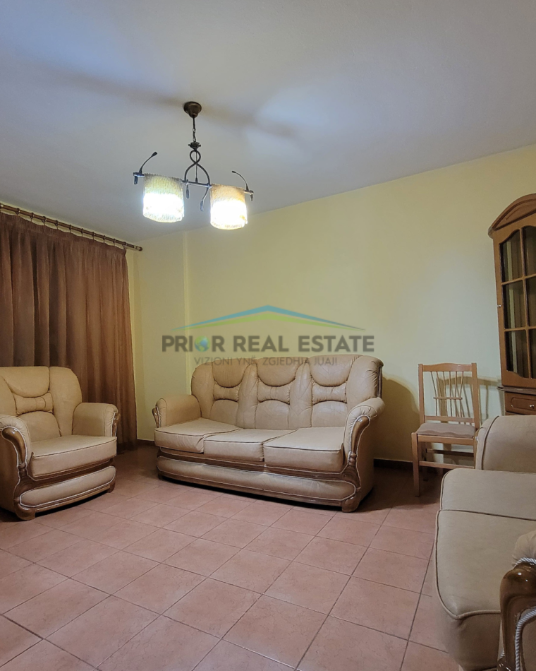 Tirane, jepet me qera apartament 1+1+Ballkon Kati 6, 75 m² 550 € (Ish Parku)