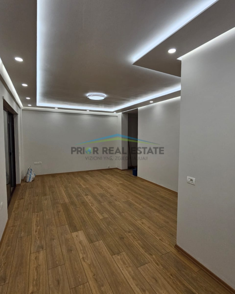 Tirane, shitet apartament 2+1+Ballkon Kati 1, 115 m² (Rruga 4 Deshomoret)