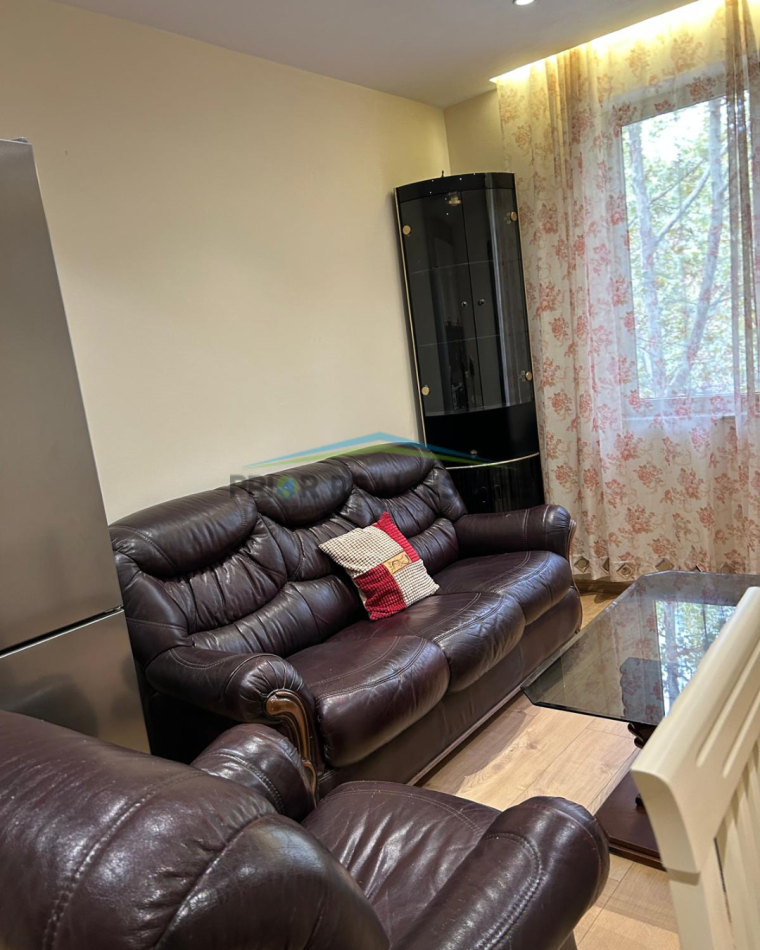 Tirane, jepet me qera apartament 2+1 Kati 4, 80 m² 55.000 ALL (Bulevardi Bajram Curri, afër Lulishtes 1 Maj)