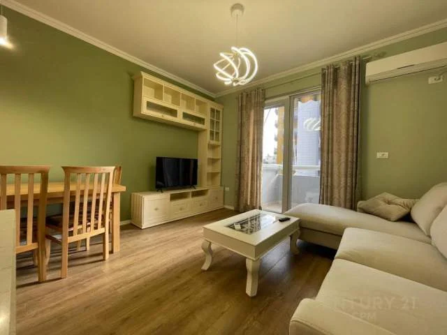 Tirane, jepet me qera apartament 2+1 100 m² 850 Euro (rruga e kosovareve)