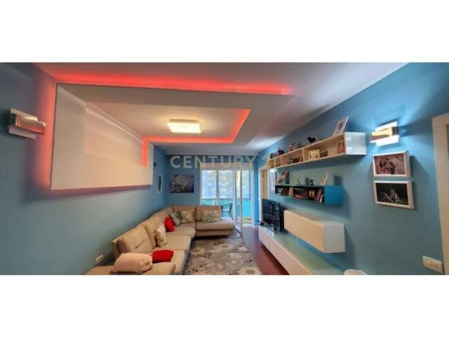 Tirane, jepet me qera apartament 102 m² 800 Euro