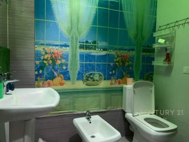 Tirane, jepet me qera apartament 101 m² 450 Euro (kodra diellit)