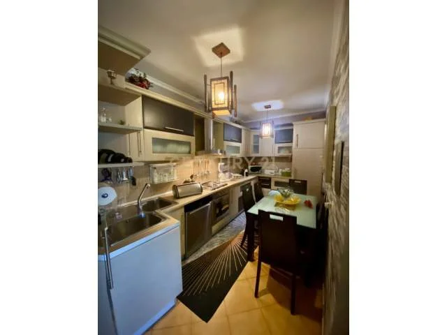 Tirane, jepet me qera apartament 1+1+BLK 70 m² 700 Euro (faik konica)