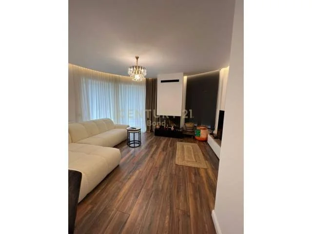 Tirane, shitet apartament Kati 5, 131 m² 150.000 Euro (fresku)