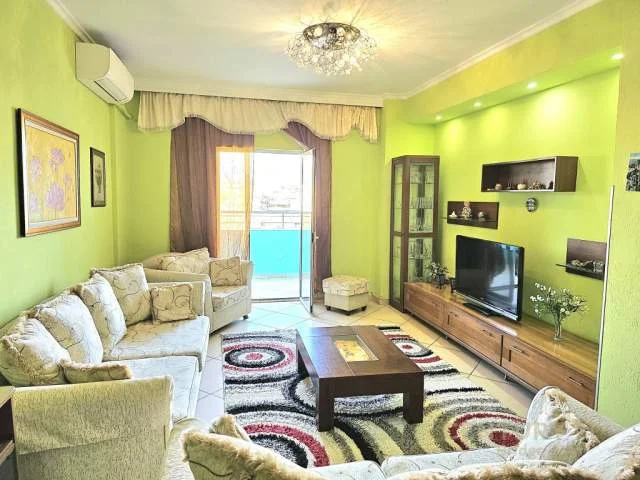 Tirane, jepet me qera apartament 112 m² 600 Euro