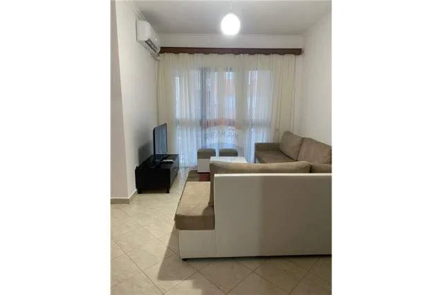 Tirane, jepet me qera apartament 1+1 Kati 3, 72 m² 400 Euro