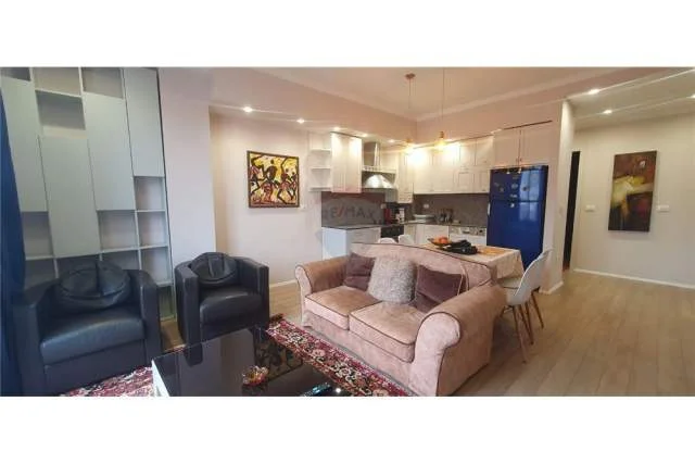 Tirane, jepet me qera apartament 2+1+BLK Kati 9, 100 m² 850 Euro