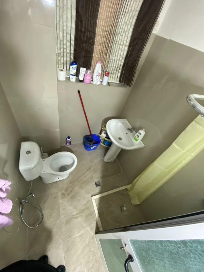 Shitet apartament 2+1 ne Kombinat, 57'500 Euro