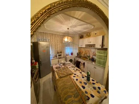 Shitet, Apartament 1+1, në Rrugen Ferit Xhajko, Tiranë. AREA40365