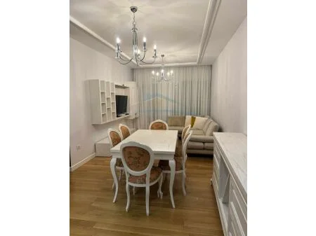 Tirane, jepet me qera apartament 2+1, Kati 5, 120 m² 900 € (Rruga e Kavajes, prane Kompleksit Delijorgji)