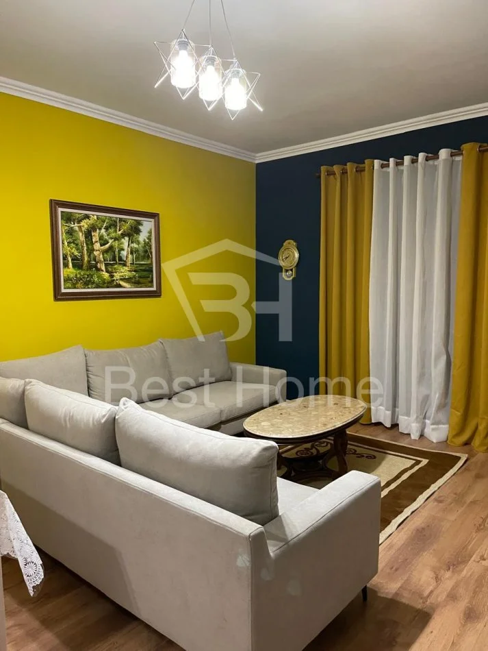 Tirane, jepet me qera apartament 2+1+Ballkon, Kati 1, 100 m² 550 € (Rruga Ferit Xhajko)