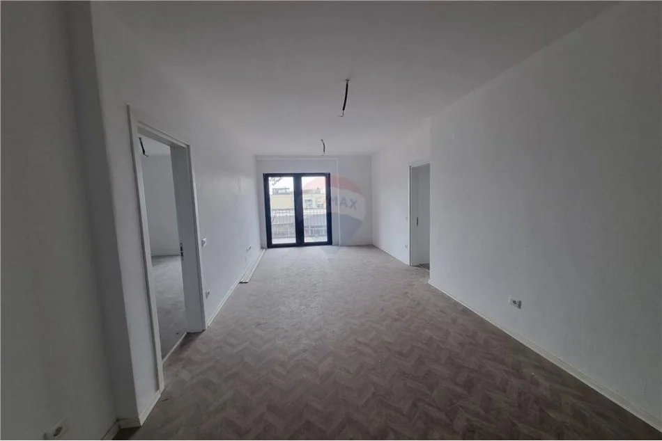Tirane, jepet me qera ambjent biznesi Kati 3, 110 m² 1,200 € (Rruga e Kavajes - Tirana Garden Building