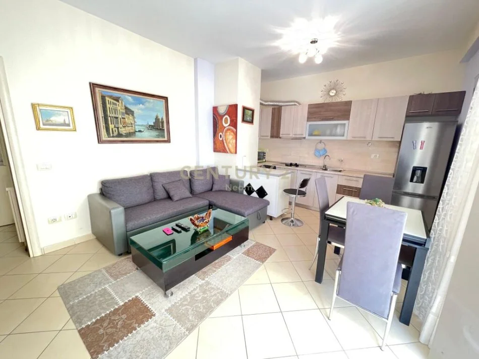 Tirane, jepet me qera apartament 1+1 Kati 4, 64 m² 450 € (liqeni i thate)