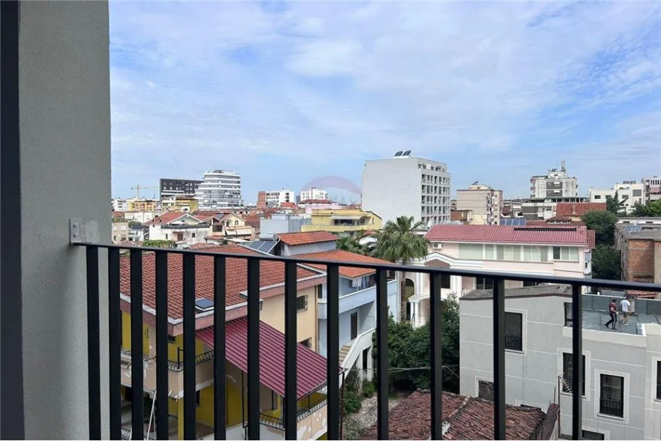 Tirane, shitet apartament 2+1+Ballkon Kati 3, 110 m² 190,000 € (Rruga Riza Cerova)