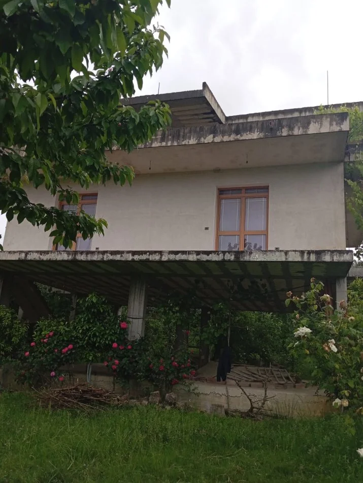 Tirane, shitet shtepi 4+1+Ballkon Kati 2, 400,000 € 