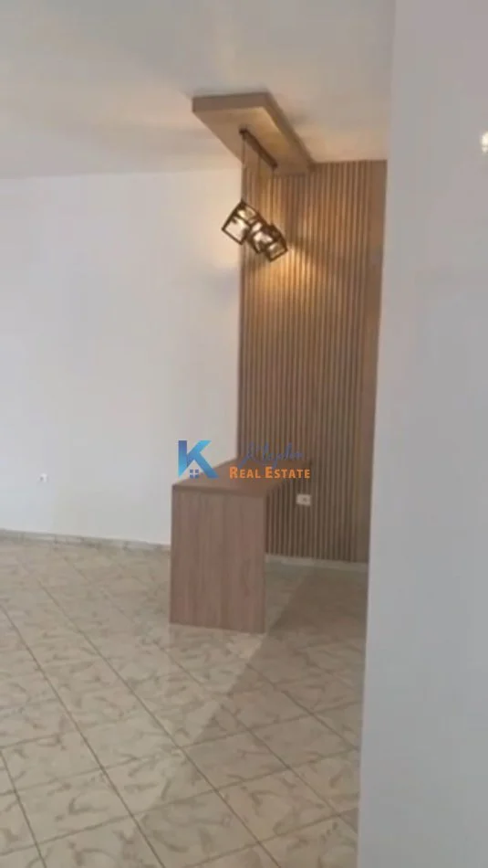 Tirane, jepet me qera apartament 2+1+Ballkon Kati 2, 100 m² (2+1 per qira te Rruga Jordan Misja, afer Gener 2)