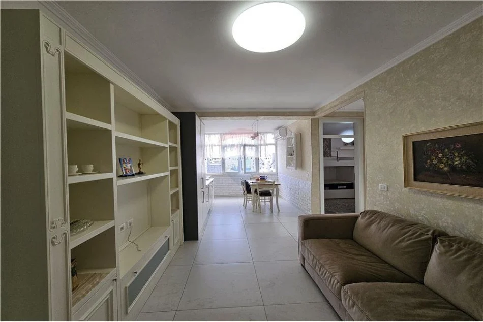 Tirane, shitet apartament 2+1 , 73 m² 180.000 € (Rruga Asim Vokshi - Stacioni i Trenit)