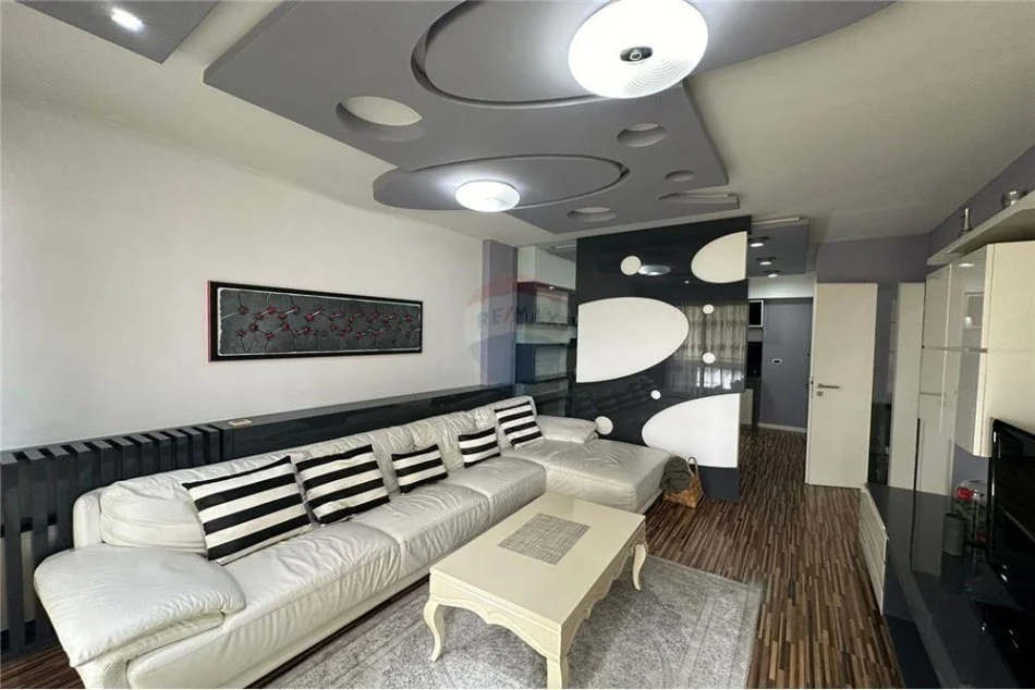 Tirane, shitet apartament 2+1 , 125 m² 330.000 € (Blloku)