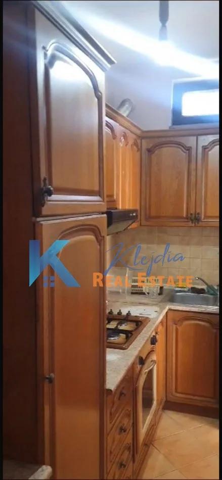 Tirane, jepet me qera apartament 2+1 Kati 6, 95 m² 600 € (Qender, afer Poliklinikes Qendrore)