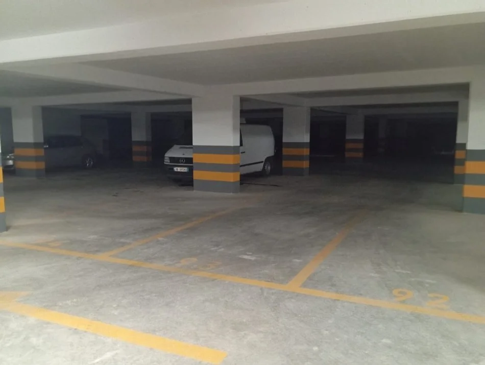 Tirane, shitet garazh Kati -2, 17 m² 