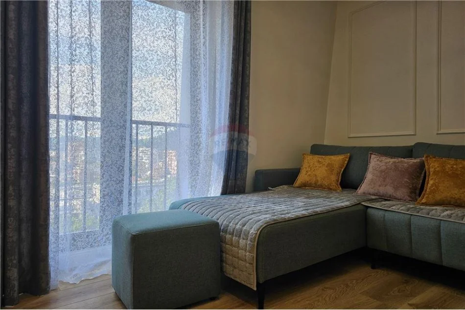 Tirane, jepet me qera apartament 1+1 , 62 m² 900 € (Rruga e Kavajes)