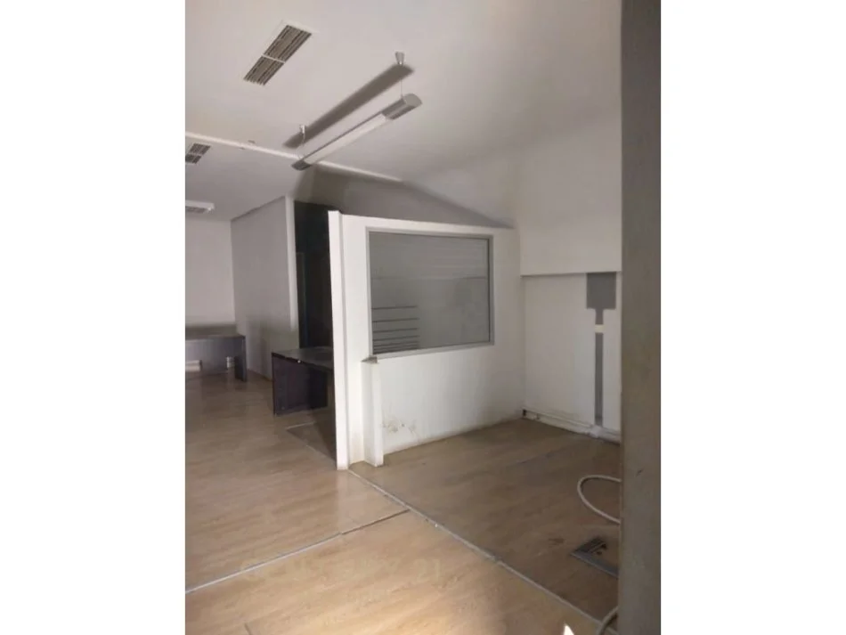 Tirane, jepet me qera ambjent biznesi Kati 0, 90 m² 1.350 € (elbasanit)