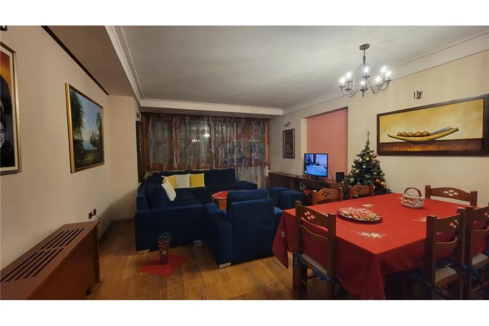 Tirane, jepet me qera apartament 3+1 , 160 m² 1.500 € (Stadiumi Air Albania)