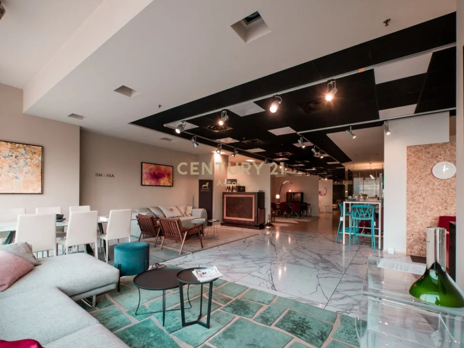 Tirane, shes ambjent biznesi Kati 3, 300 m² 1.100.000 € (Bulevardi Bajram Curri ,Galeria ETC)