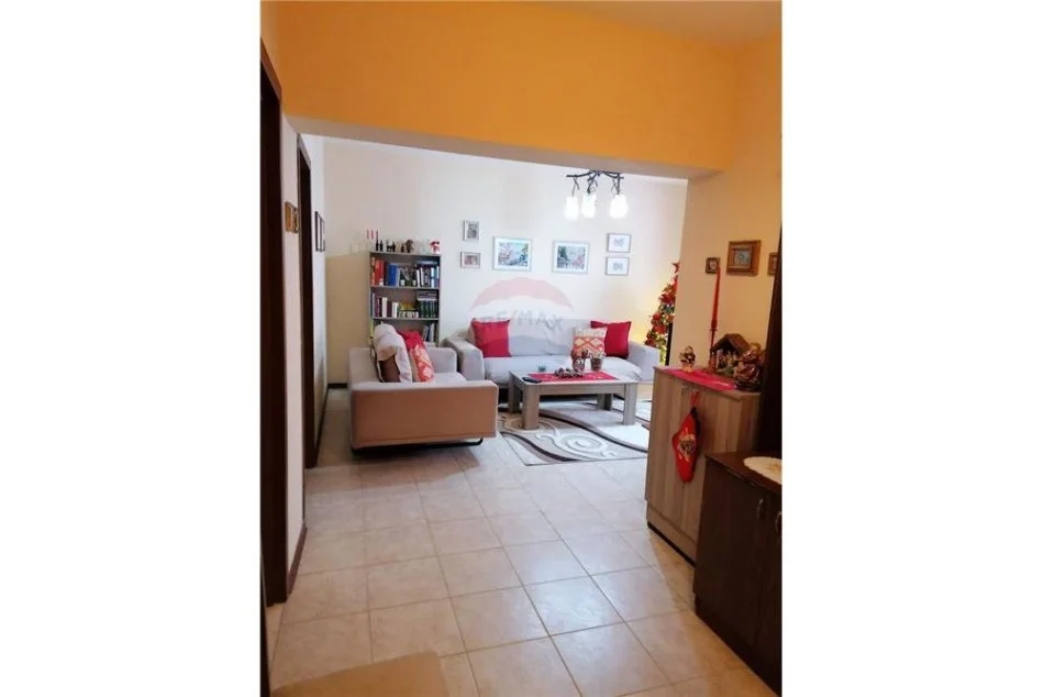 Tirane, shitet apartament 2+1 Kati 3, 70 m² 110.000 € (Tele Ndini - Xhamlliku - Porcelan)