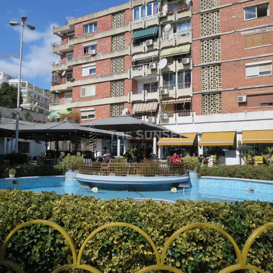 Tirane,Ambient biznesi me qira Kati 0, 22 m² 1.000 € (Rruga Ded Gjo Luli, Sheshi Harri Truman, pas Muzeut Kombëtar)