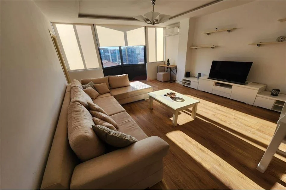 Tirane, jepet me qera apartament 1+1 Kati 8, 56 m² 550 € (Rruga e Kavajës)