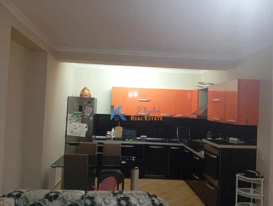 Tirane, jepet me qera apartament 2+1 Kati 7, 85 m² 450 € (Astir, afer Arc Hotel)