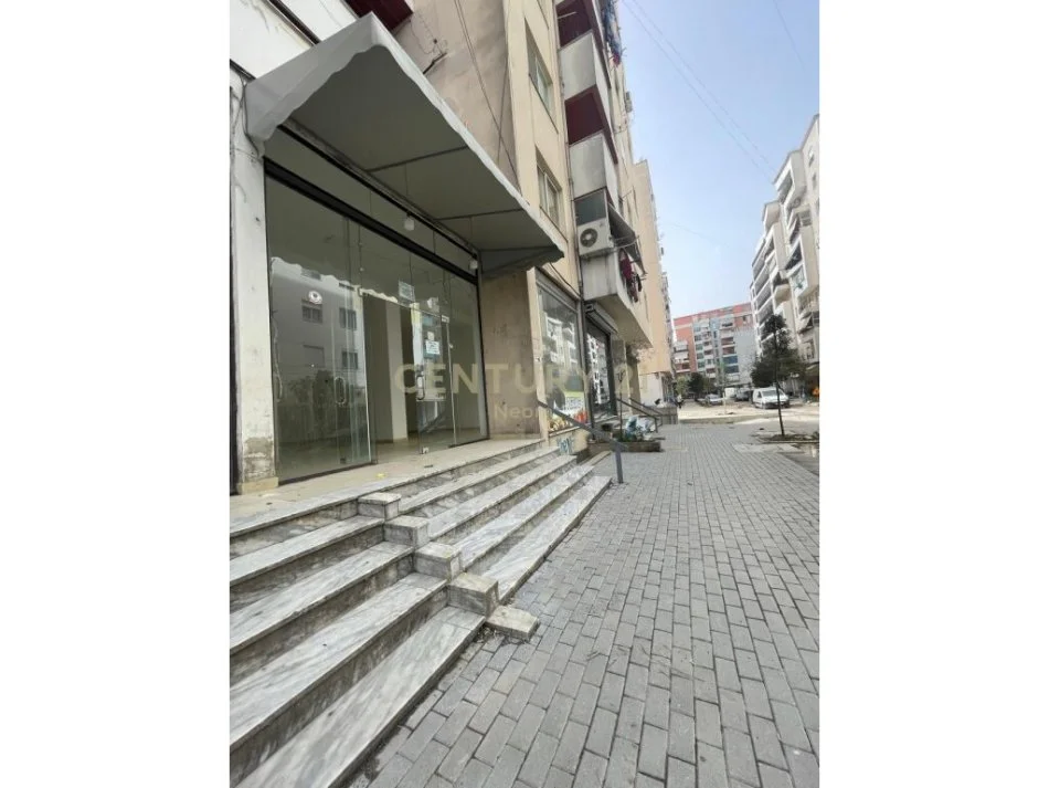 Tirane, shitet vetem 1 dhome 1+1 , 74 m² 110.000 € (yzberisht)