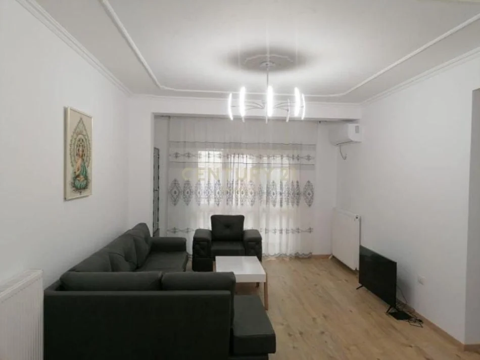 Tirane, jepet me qera apartament 2+1 Kati 2, 120 m² 650 € (kopeshti me qera)