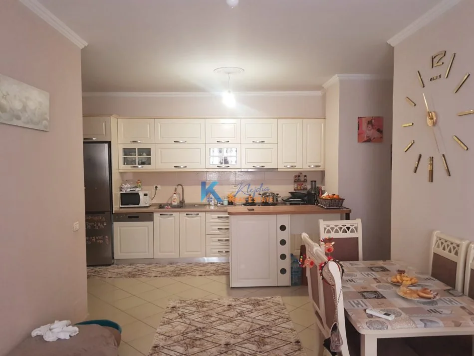 Tirane, jepet me qera apartament 2+1 Kati 4, 90 m² (Misto Mame, afer Hotel 7777)