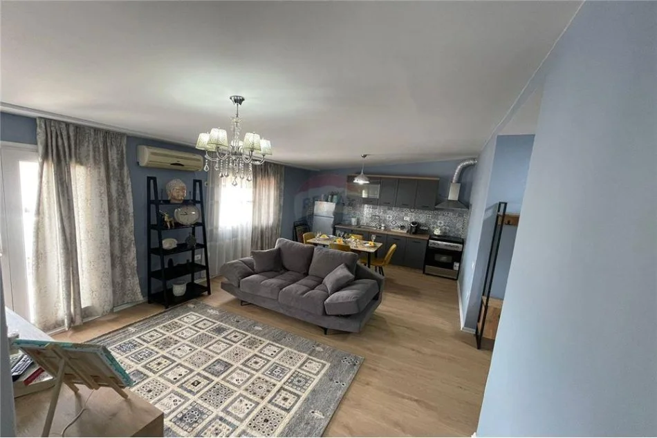 Tirane, jepet me qera apartament 1+1 Kati 12, 56 m² 1.000 € (barrikadave - Bulevardi Zogu I - Ministria e Drejtësis)