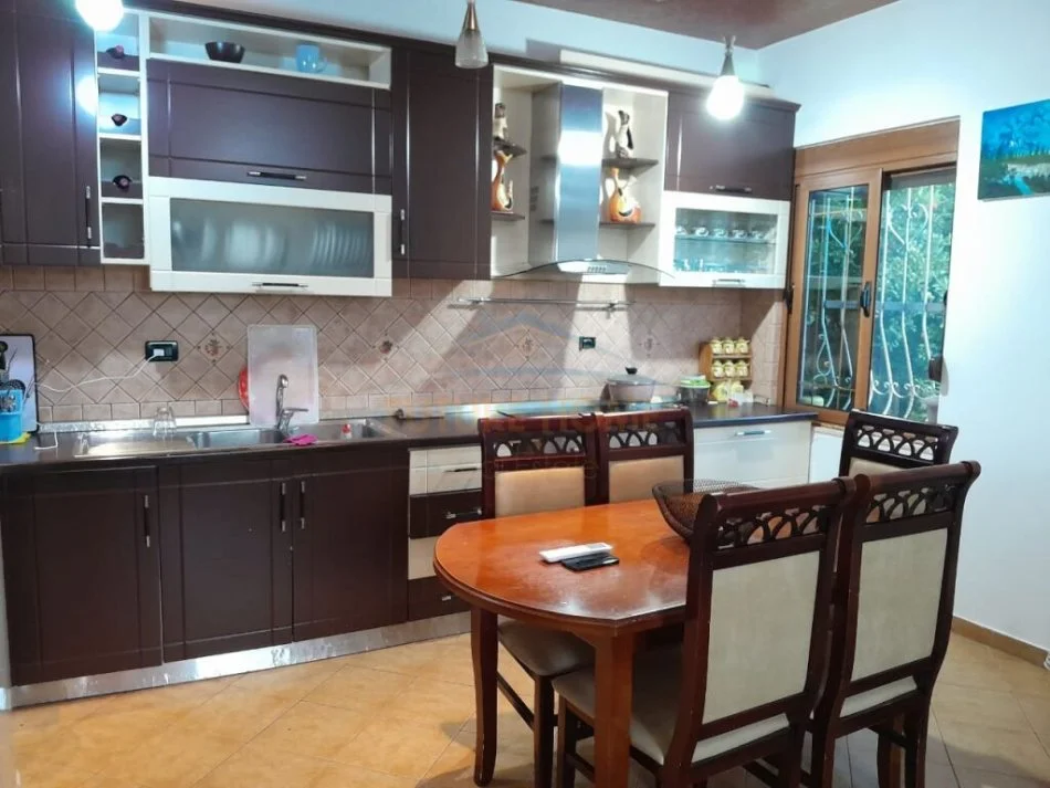 Shitet, Vilë 1 kat + 1 kat nëntokë, Dajt, Tiranë. AREA41930