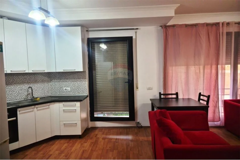 Tirane, jepet me qera apartament 2+1 Kati 5, 95 m² 630 € (Perballe Institutit "Harry T. Fultz" - Don Bosko)