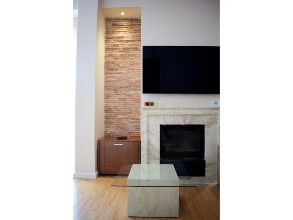 Tirane, shitet 2+1 Kati 4, 