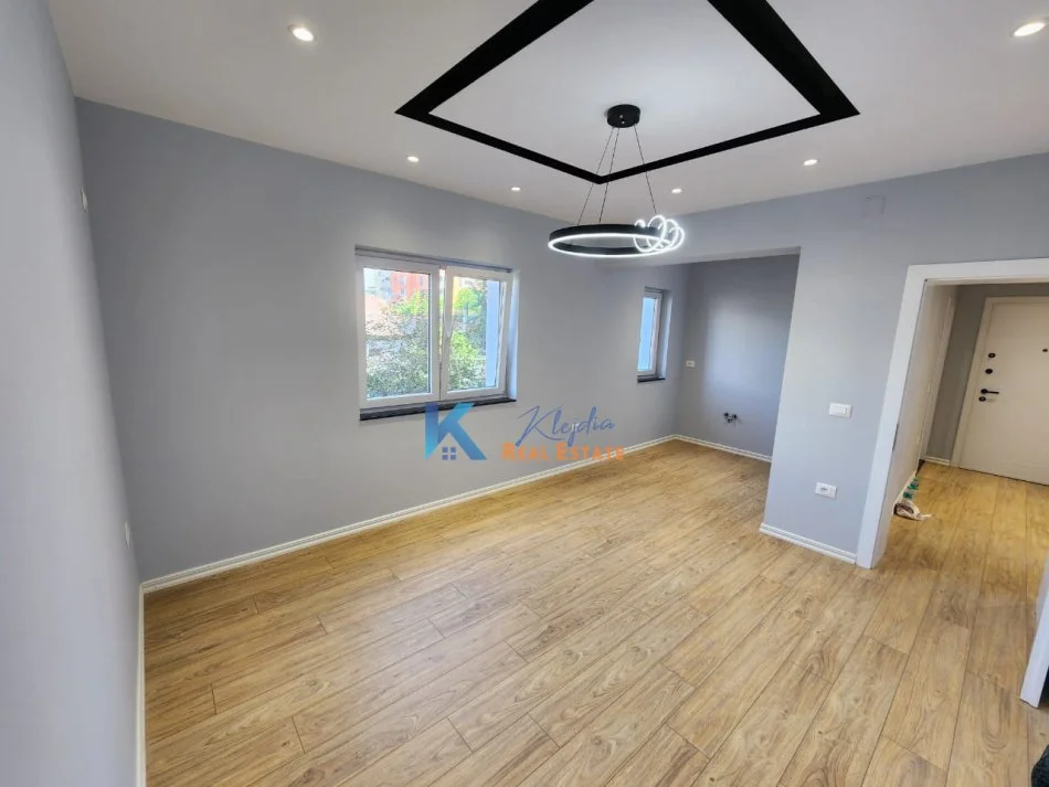 Tirane, shitet apartament 2+1 Kati 3, 80 m² 145.000 € (Ish Stacioni i Trenit, brenda Unazes)