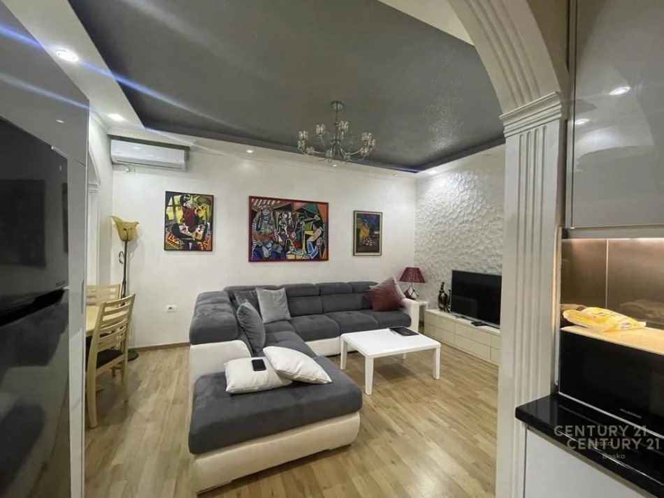 Tirane, shitet apartament 2+1 Kati 2, 63 m² (don bosko)