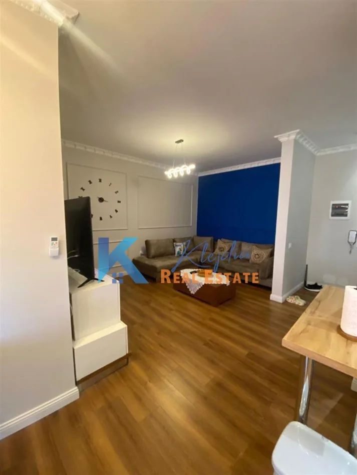 Tirane, jepet me qera apartament 2+1 Kati 2, 79 m² 600 € (2+1 per qira te Selvia, afer Kompleksit Halili)