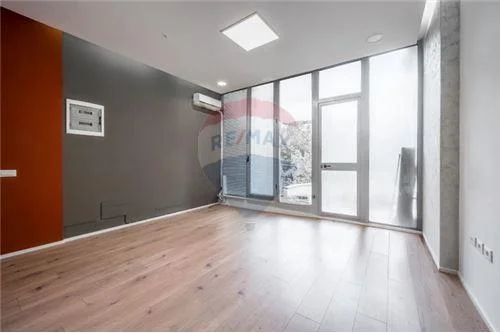 Tirane, jepet me qera zyre Kati 1, 36 m² 400 € (Rruga Milto Tutulani - Tirana e Re - Sheshi Willson)