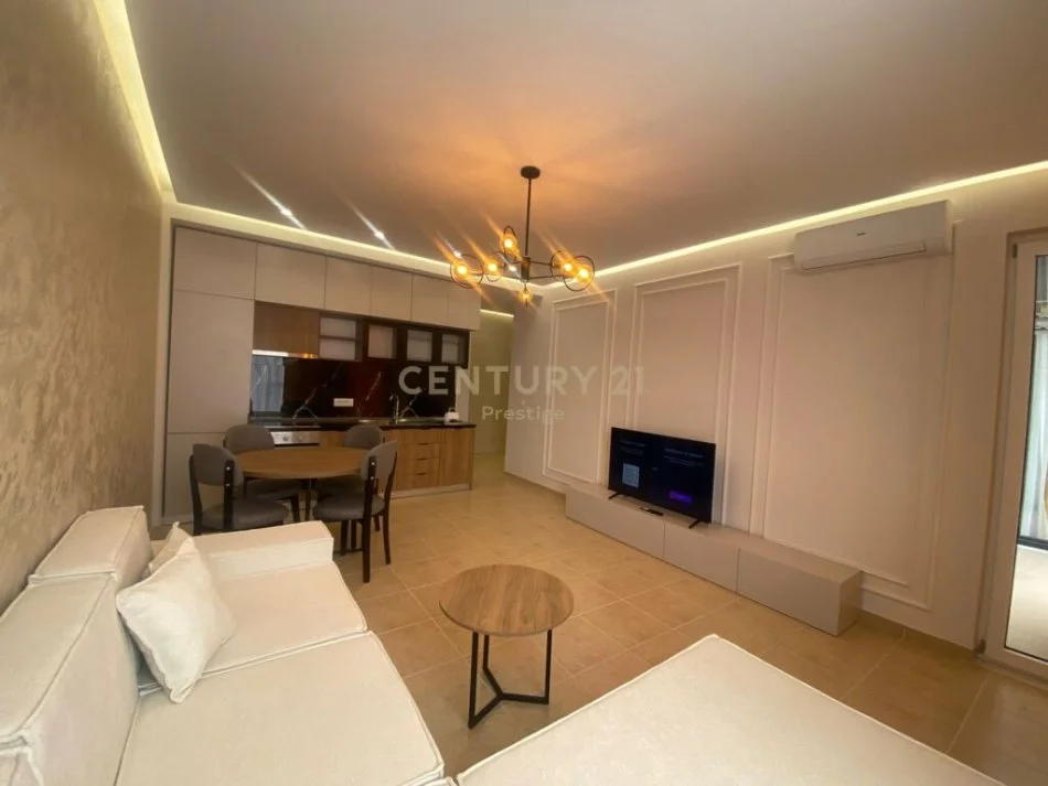 Tirane, jepet me qera apartament 2+1 Kati 6, 112 m² 700 € 