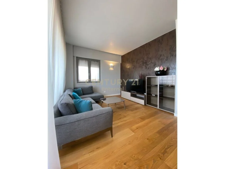 Tirane, jepet me qera apartament 2+1 Kati 11, 100 m² 1.200 € (garda)