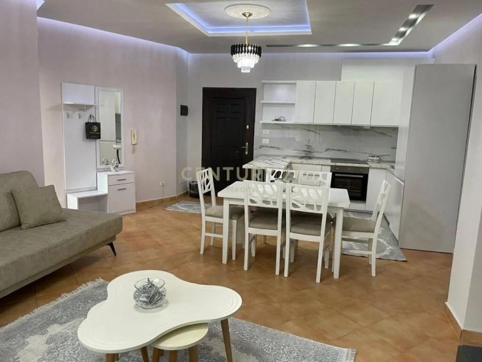 Tirane, jepet me qera apartament 1+1 Kati 4, 75 m² 500 € (liqeni i thate)