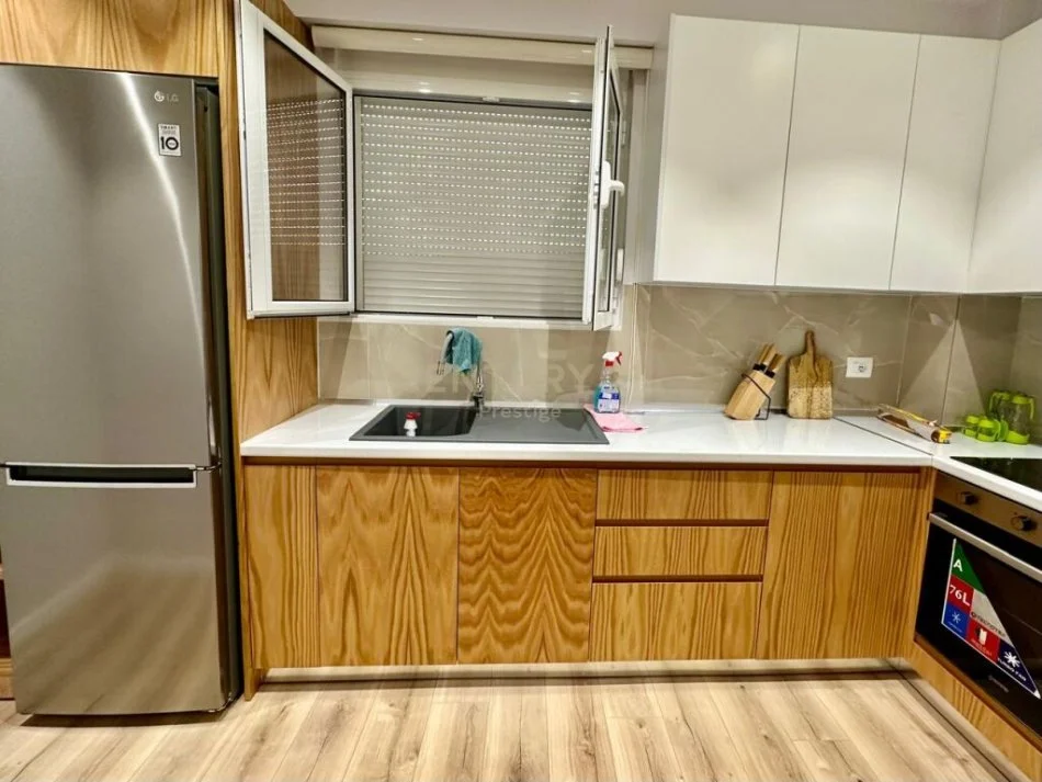 Tirane, jepet me qera apartament 2+1 Kati 1, 181 m² 700 € (myslym shyr)