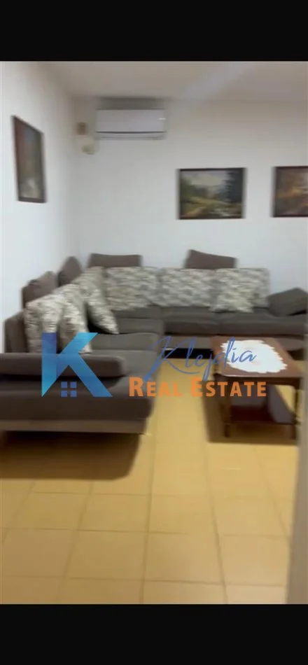 Tirane, jepet me qera apartament 1+1 Kati 2, 75 m² (Oxhaku)