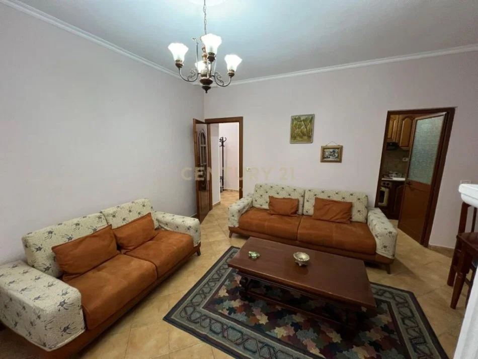 Tirane, jepet me qera apartament 2+1 Kati 5, 93 m² 600 € (qender)