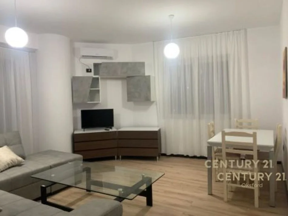 Tirane, jepet me qera apartament 2+1 Kati 7, 111 m² 500 € (astir)